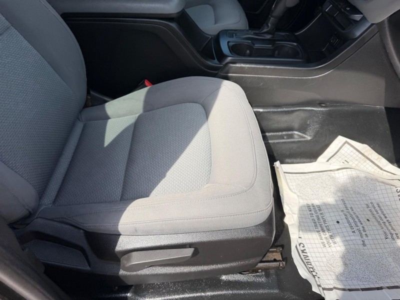 Chevrolet Colorado Vehicle Full-screen Gallery Image 12