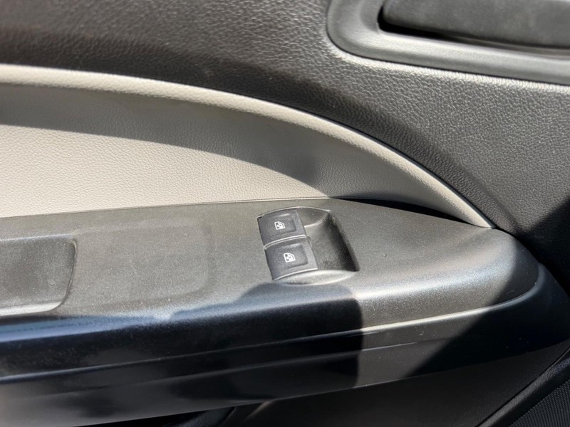 Chevrolet Colorado Vehicle Full-screen Gallery Image 13