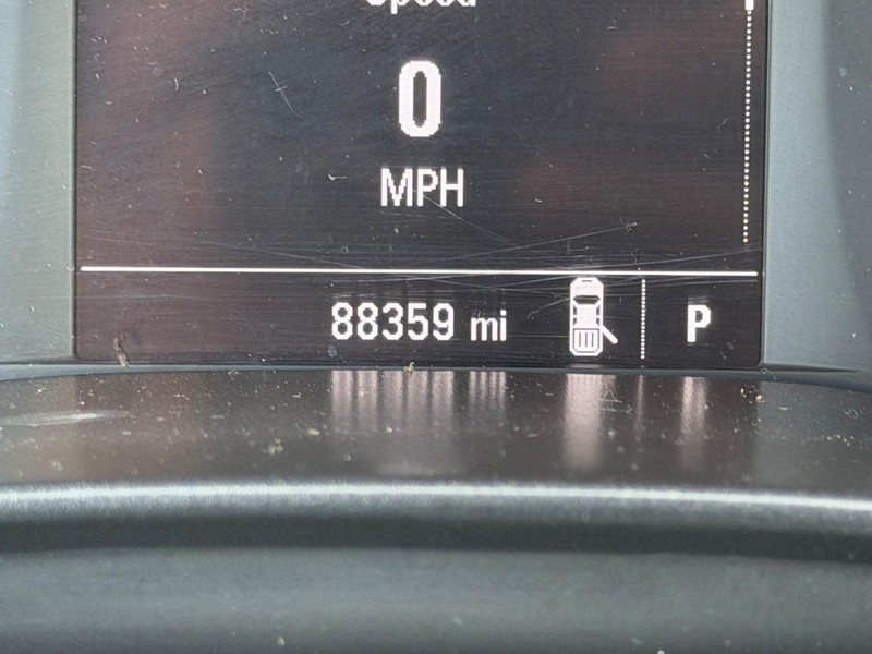 Chevrolet Colorado Vehicle Full-screen Gallery Image 15