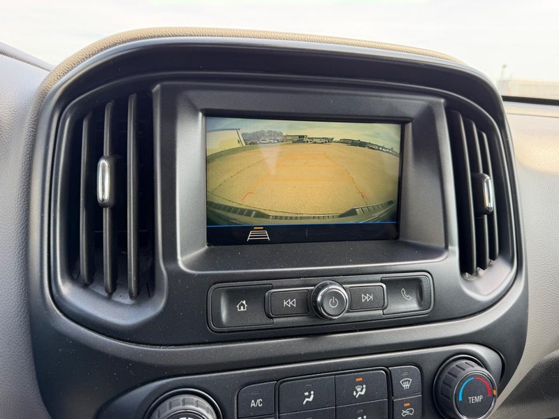 Chevrolet Colorado Vehicle Full-screen Gallery Image 16