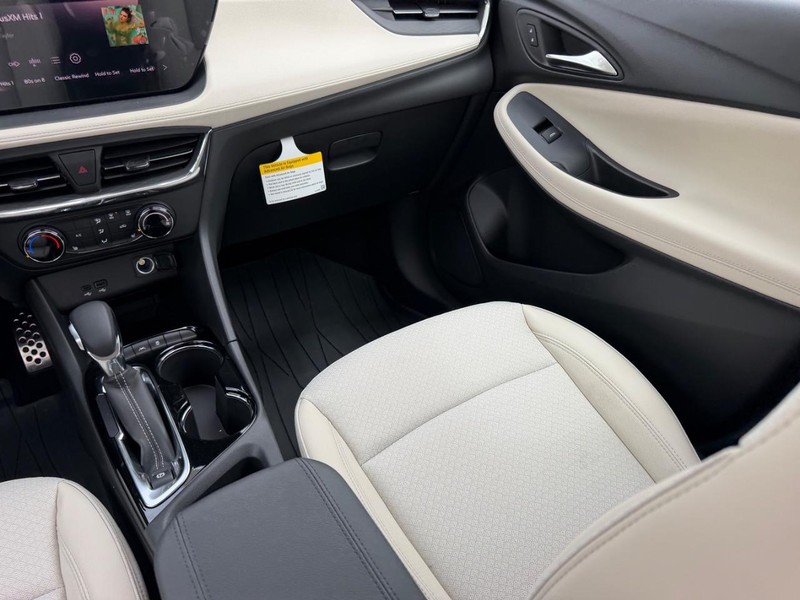 Buick Encore GX Vehicle Full-screen Gallery Image 15