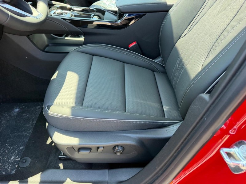 Buick Envision Vehicle Full-screen Gallery Image 19