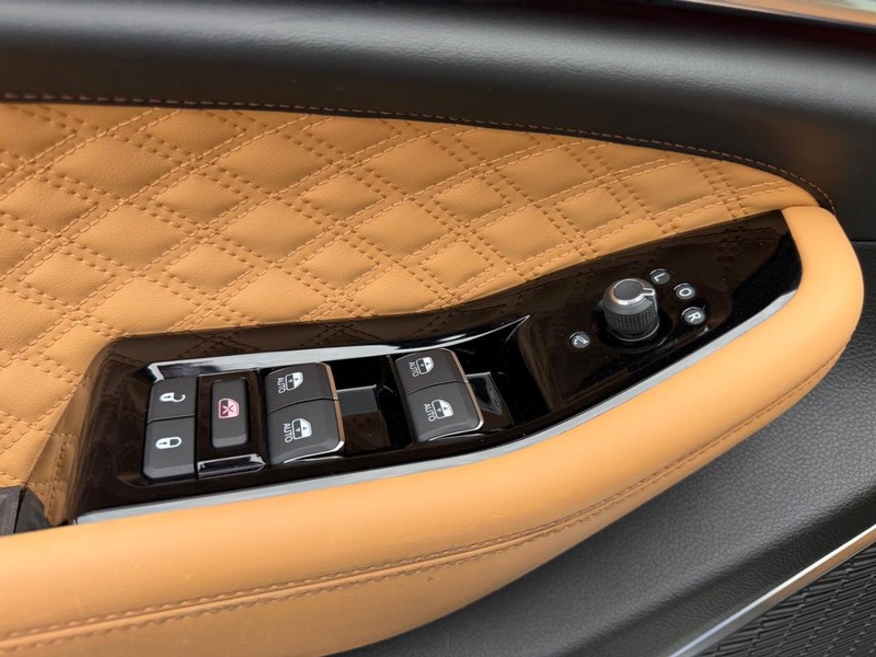 Jeep Grand Cherokee L Vehicle Full-screen Gallery Image 20