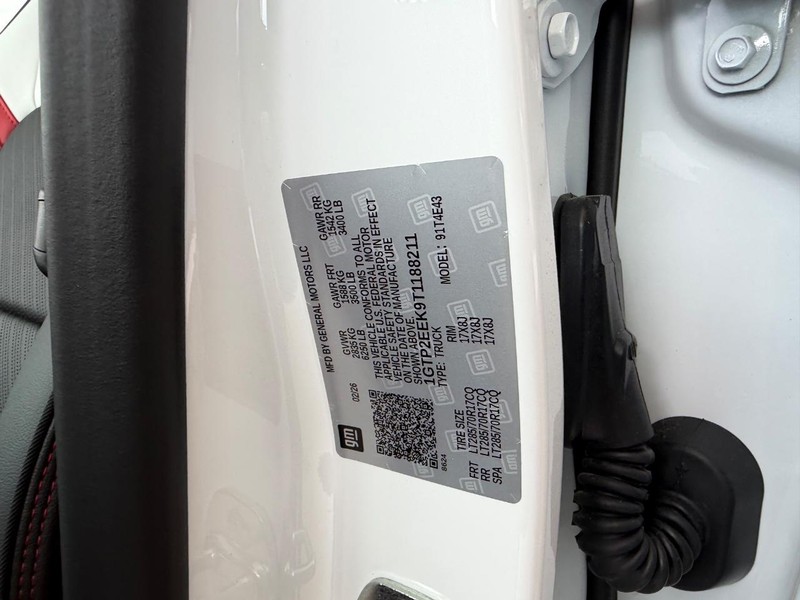 GMC Canyon Vehicle Full-screen Gallery Image 21