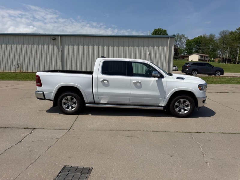 Ram 1500 Vehicle Full-screen Gallery Image 2