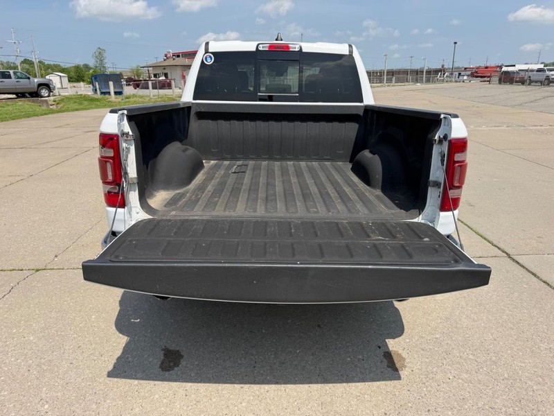 Ram 1500 Vehicle Full-screen Gallery Image 5