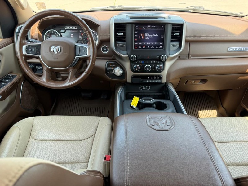 Ram 1500 Vehicle Full-screen Gallery Image 8