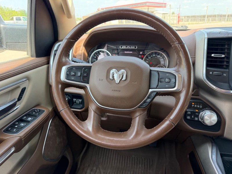 Ram 1500 Vehicle Full-screen Gallery Image 9