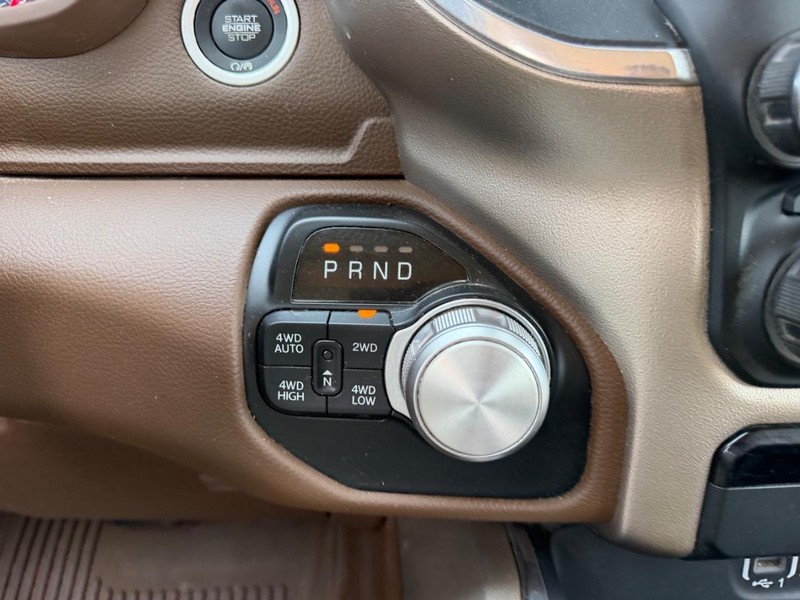 Ram 1500 Vehicle Full-screen Gallery Image 14