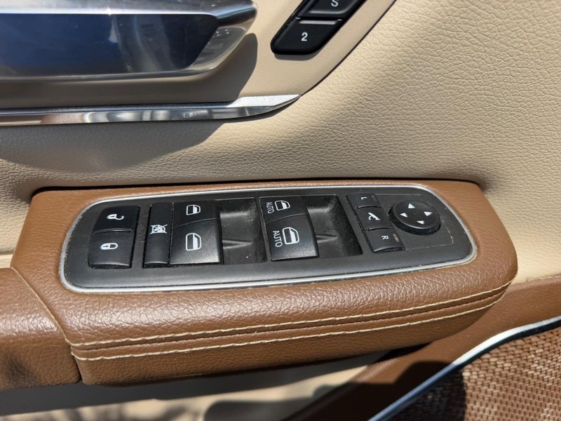 Ram 1500 Vehicle Full-screen Gallery Image 16