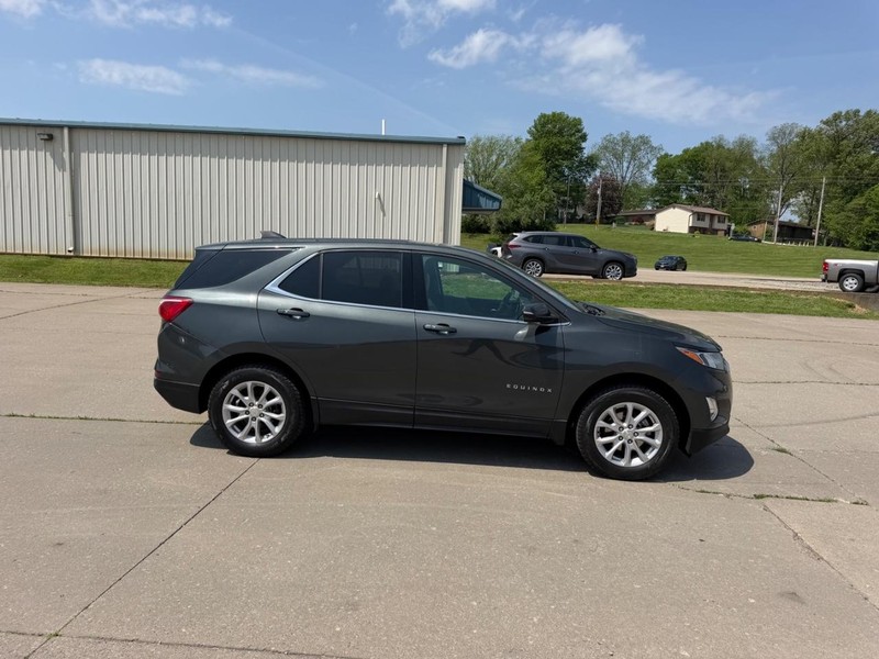 Chevrolet Equinox Vehicle Full-screen Gallery Image 2