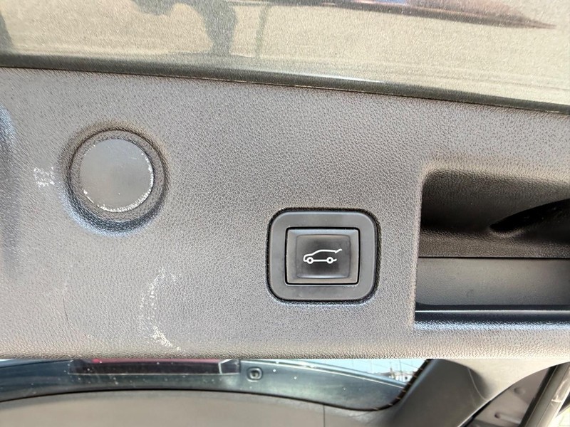 Chevrolet Equinox Vehicle Full-screen Gallery Image 6