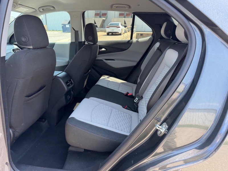 Chevrolet Equinox Vehicle Full-screen Gallery Image 8