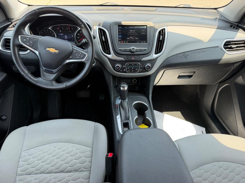 Chevrolet Equinox Vehicle Full-screen Gallery Image 9