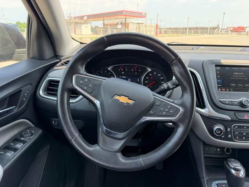 Chevrolet Equinox Vehicle Full-screen Gallery Image 10