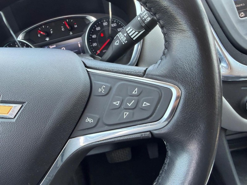 Chevrolet Equinox Vehicle Full-screen Gallery Image 12