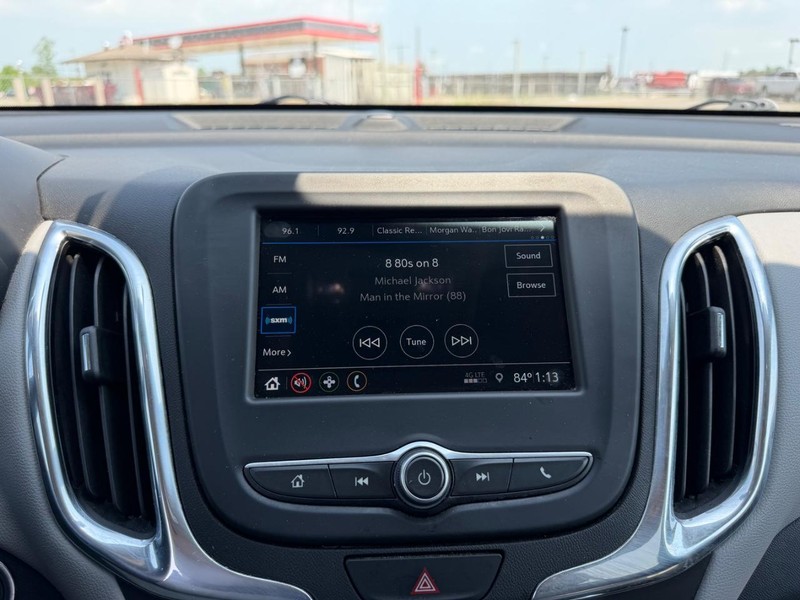 Chevrolet Equinox Vehicle Full-screen Gallery Image 13