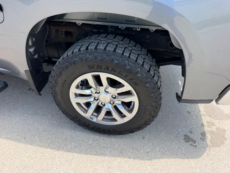 Chevrolet Silverado 1500 Vehicle Full-screen Gallery Image 6