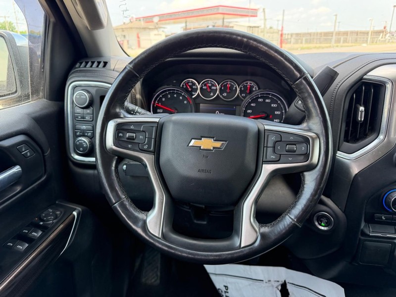 Chevrolet Silverado 1500 Vehicle Full-screen Gallery Image 9