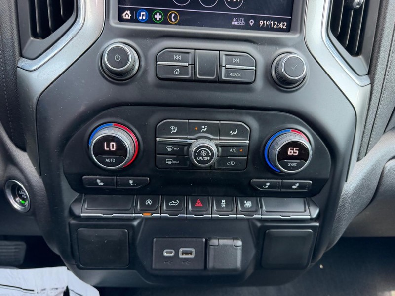 Chevrolet Silverado 1500 Vehicle Full-screen Gallery Image 13