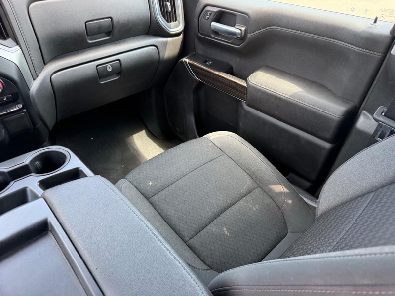 Chevrolet Silverado 1500 Vehicle Full-screen Gallery Image 14