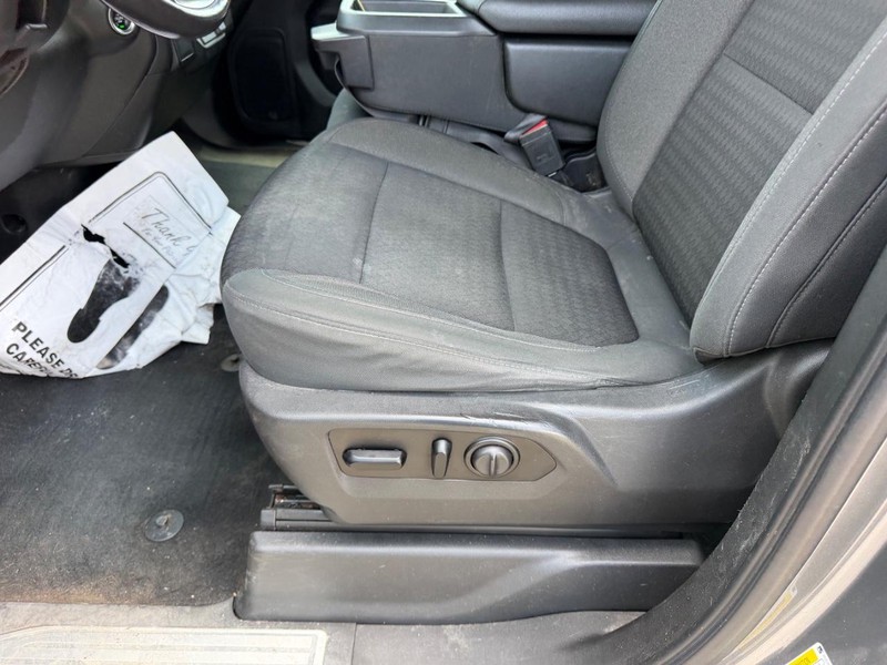 Chevrolet Silverado 1500 Vehicle Full-screen Gallery Image 16