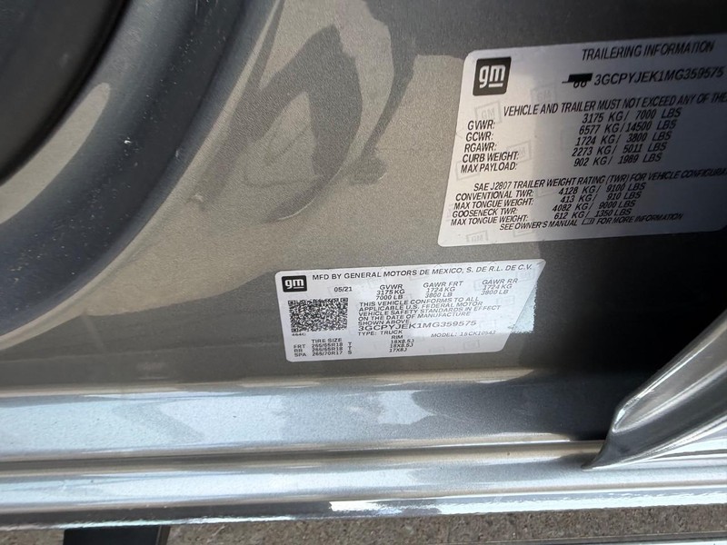 Chevrolet Silverado 1500 Vehicle Full-screen Gallery Image 19