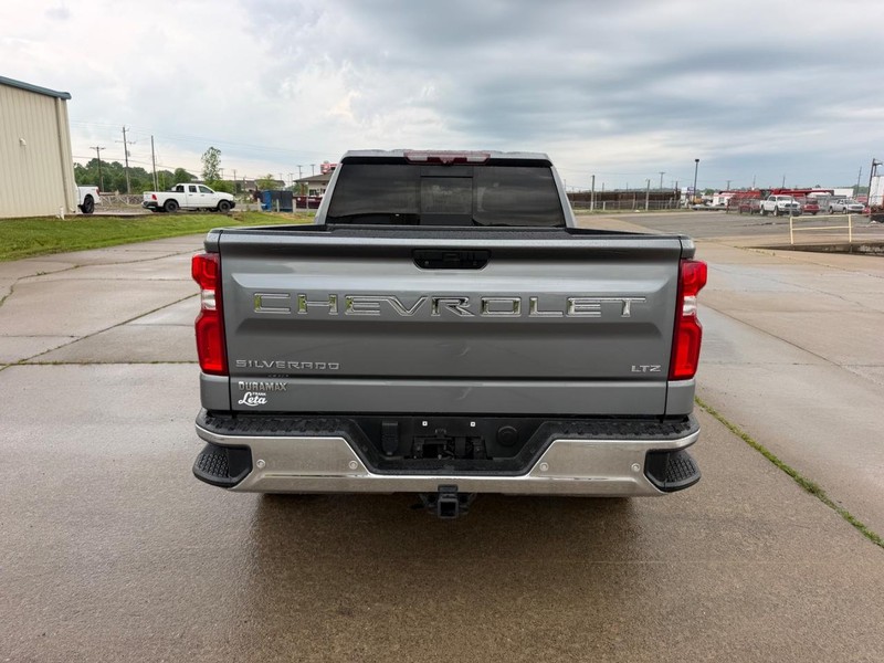Chevrolet Silverado 1500 Vehicle Full-screen Gallery Image 4