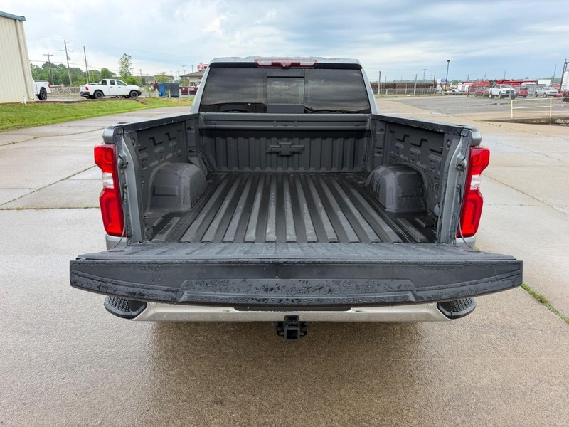 Chevrolet Silverado 1500 Vehicle Full-screen Gallery Image 5