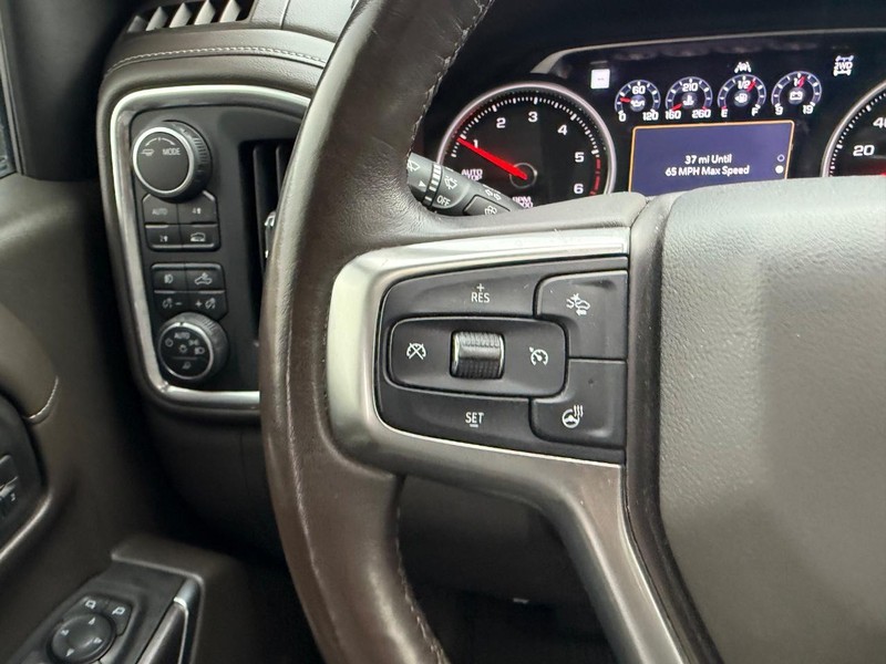 Chevrolet Silverado 1500 Vehicle Full-screen Gallery Image 11