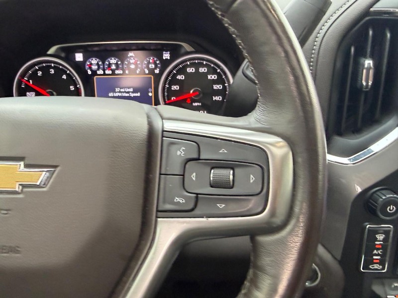 Chevrolet Silverado 1500 Vehicle Full-screen Gallery Image 12