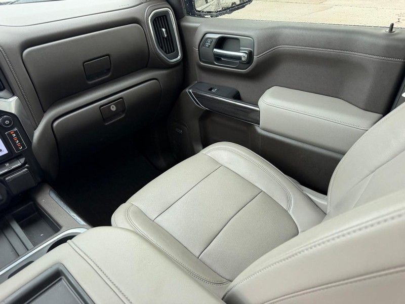 Chevrolet Silverado 1500 Vehicle Full-screen Gallery Image 15