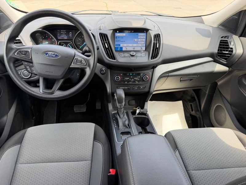 Ford Escape Vehicle Full-screen Gallery Image 8