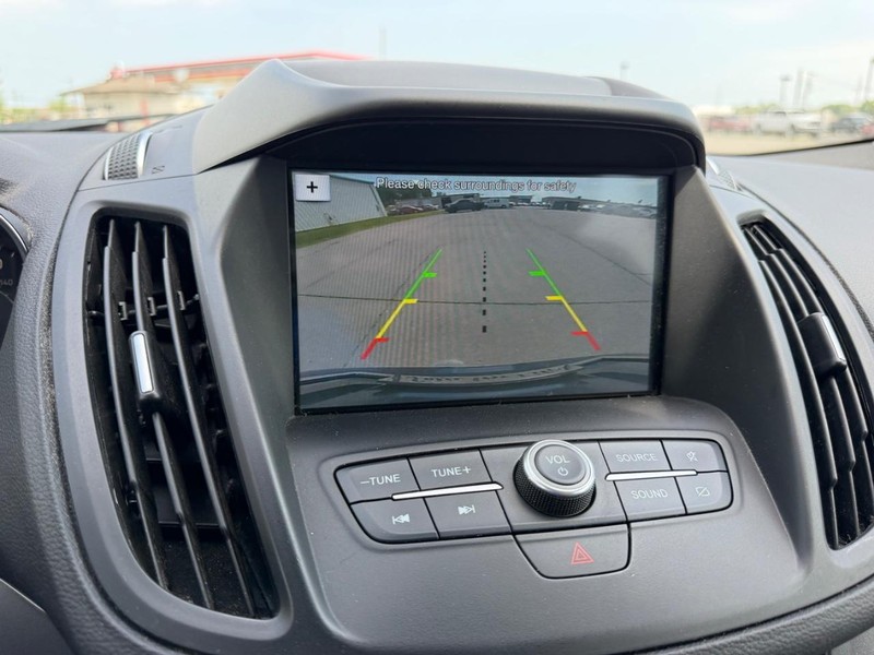 Ford Escape Vehicle Full-screen Gallery Image 19