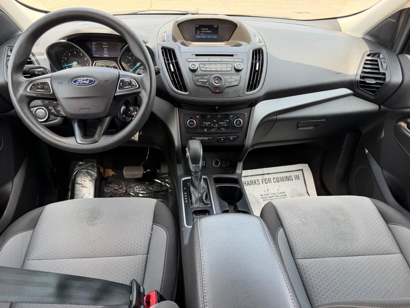 Ford Escape Vehicle Full-screen Gallery Image 8