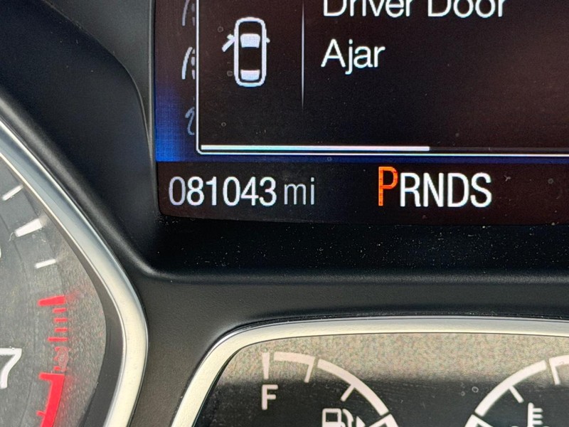 Ford Escape Vehicle Full-screen Gallery Image 18