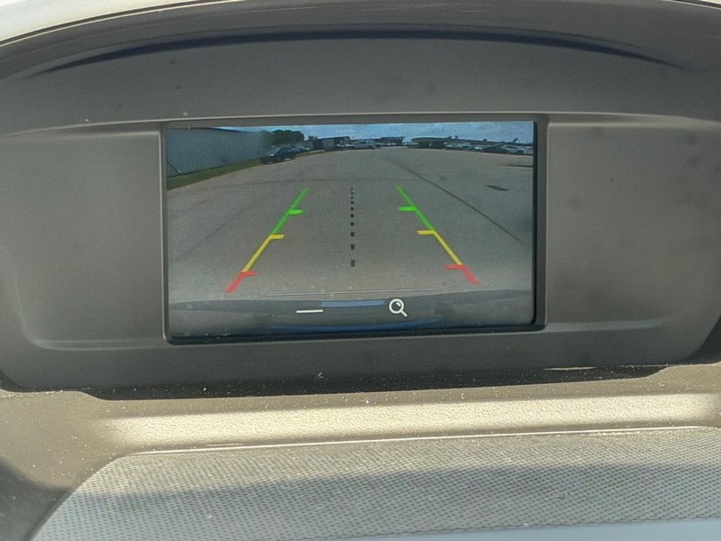 Ford Escape Vehicle Full-screen Gallery Image 19