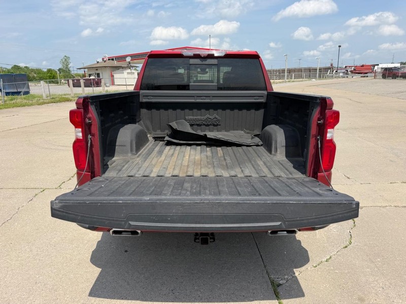 Chevrolet Silverado 1500 Vehicle Full-screen Gallery Image 5