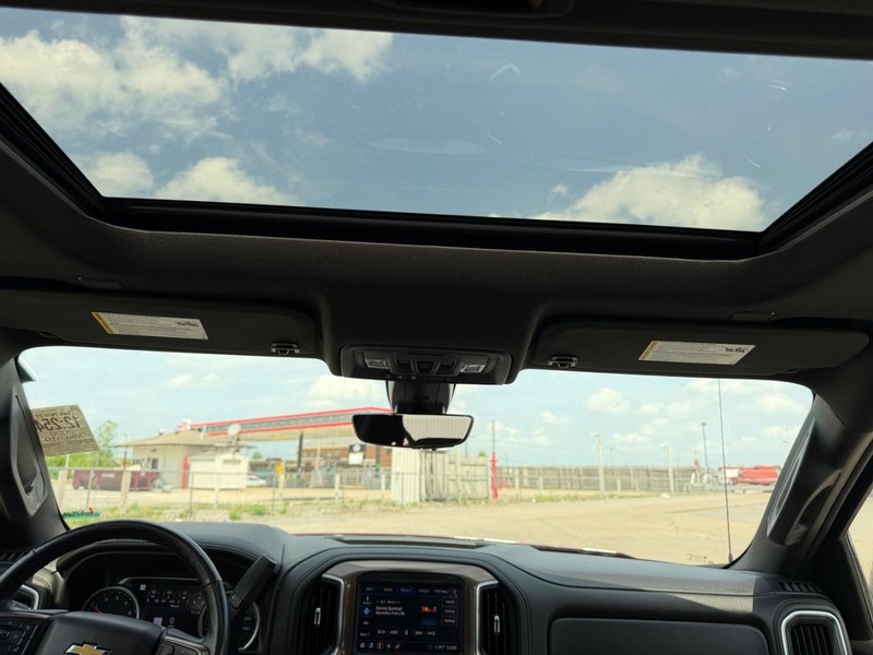 Chevrolet Silverado 1500 Vehicle Full-screen Gallery Image 8