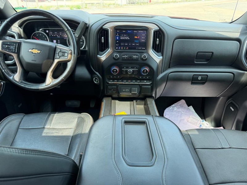 Chevrolet Silverado 1500 Vehicle Full-screen Gallery Image 9