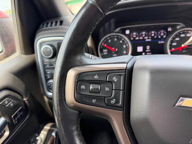 Chevrolet Silverado 1500 Vehicle Full-screen Gallery Image 11