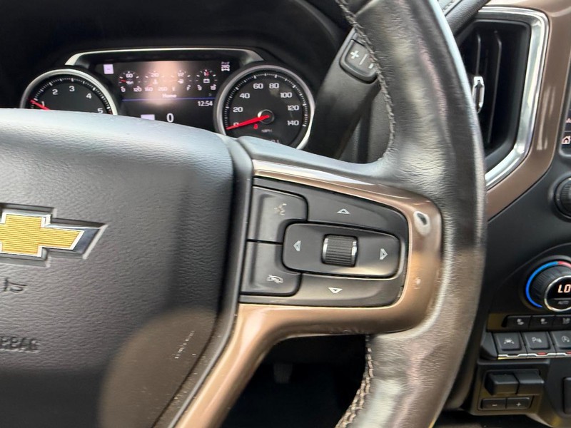 Chevrolet Silverado 1500 Vehicle Full-screen Gallery Image 12