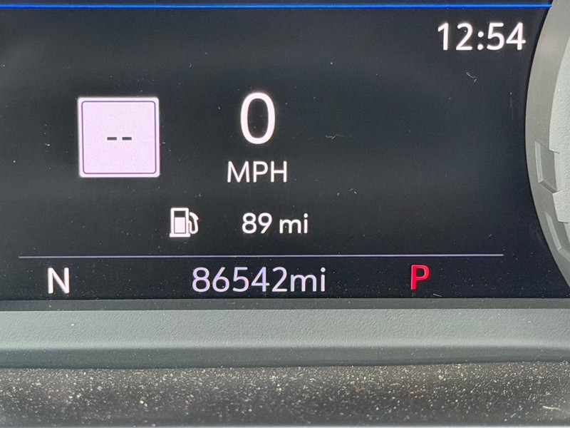 Chevrolet Silverado 1500 Vehicle Full-screen Gallery Image 19