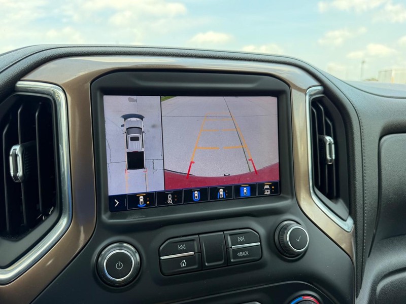 Chevrolet Silverado 1500 Vehicle Full-screen Gallery Image 20