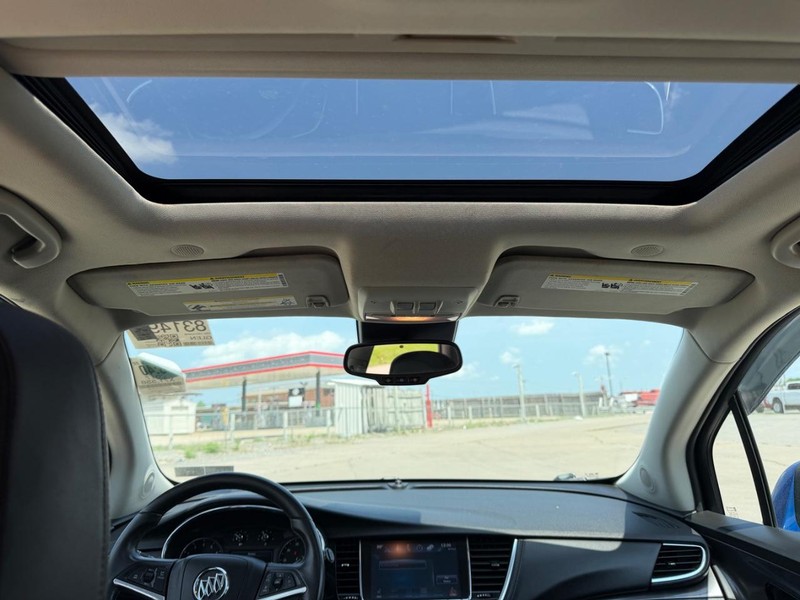 Buick Encore Vehicle Full-screen Gallery Image 8