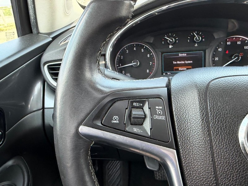 Buick Encore Vehicle Full-screen Gallery Image 11