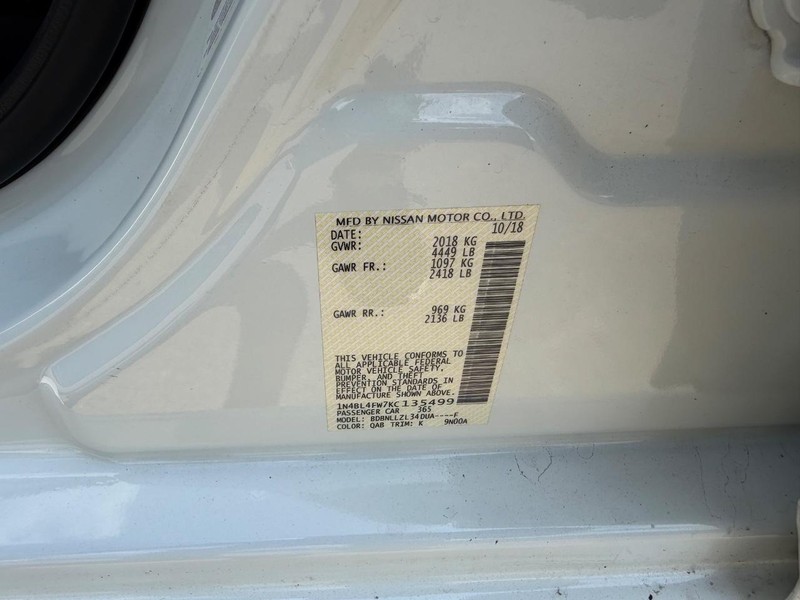 Nissan Altima Vehicle Full-screen Gallery Image 22