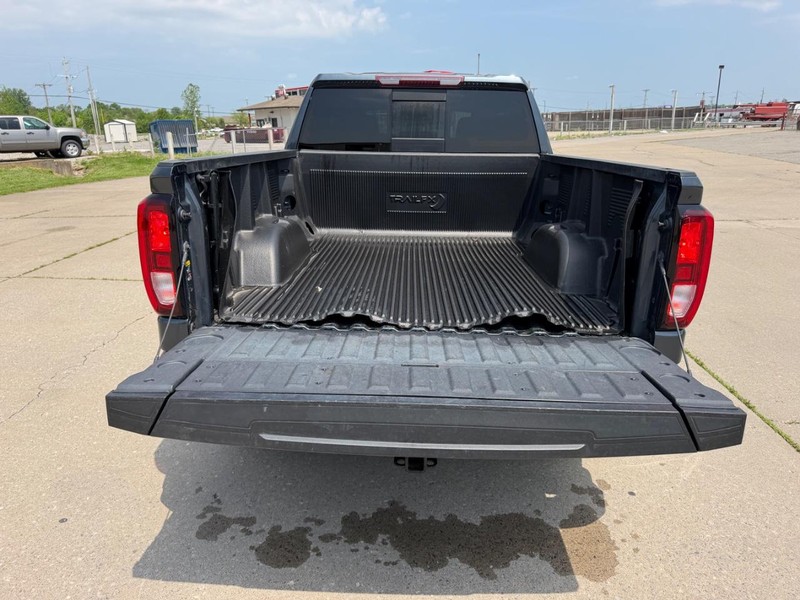 GMC Sierra 1500 Vehicle Full-screen Gallery Image 5