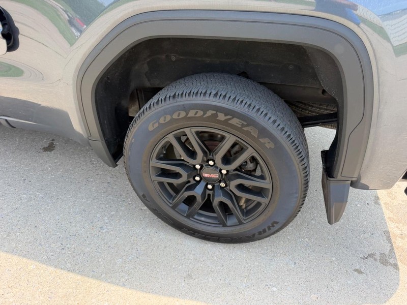 GMC Sierra 1500 Vehicle Full-screen Gallery Image 6