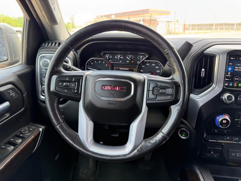 GMC Sierra 1500 Vehicle Full-screen Gallery Image 9